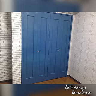 ベッド周り/子供部屋改造中/レンガ柄リメイクシート/コンクリート柄リメイクシート/クローゼット扉...などのインテリア実例 - 2016-08-27 09:26:33
