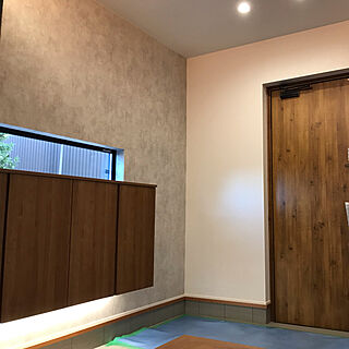 サンゲツ 玄関ホールのおしゃれなインテリアコーディネート レイアウトの実例 Roomclip ルームクリップ