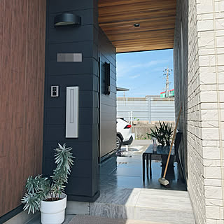 玄関ポーチ ユッカのおしゃれなインテリアコーディネート レイアウトの実例 Roomclip ルームクリップ