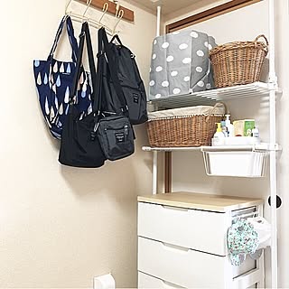 女性の、3LDK、家族住まいの「ベッド周り」についてのインテリア実例