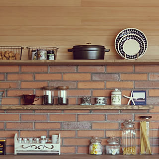 女性の、3LDK、家族住まいの「壁/天井」についてのインテリア実例