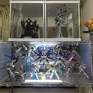 ガンプラ ガンダムのおしゃれなアレンジ 飾り方のインテリア実例 Roomclip ルームクリップ