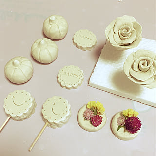 机/自作ドライフラワーを使用/薔薇が好き/粘土細工何年ぶりかな~♪/手作りアロマストーン...などのインテリア実例 - 2018-10-03 17:57:32