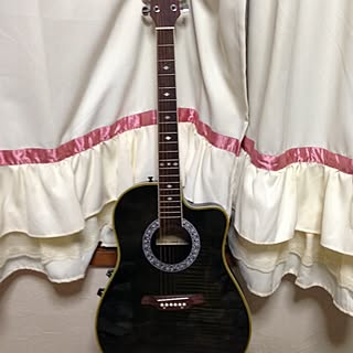 壁/天井/我が家にギターがやってきた/実家の倉庫に…/娘が貰ってきたのインテリア実例 - 2014-08-20 00:09:09
