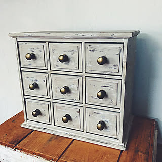 女性の、4LDK、家族住まいの「棚」についてのインテリア実例