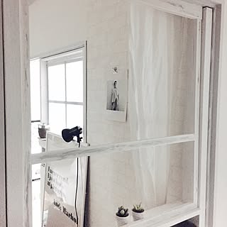 壁/天井/DIY/格子戸から窓付き壁にDIY/キッチンからの眺め/モノトーン...などのインテリア実例 - 2016-09-11 00:22:37