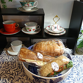 棚/ちがい棚/伸縮棚/家族各々のマイカップ&ソーサー/校章入りのクッキー...などのインテリア実例 - 2019-01-24 00:48:42