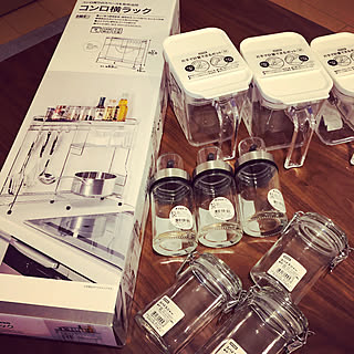 キッチン/片手で計量できるポットＳ・Ｍ/コンロ横ラック/スパイスジャー/オイルポット...などのインテリア実例 - 2018-11-23 21:13:45