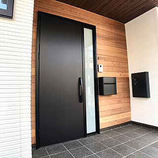 玄関 入り口 黒いドアのインテリア実例 Roomclip ルームクリップ
