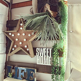 女性の、、家族住まいの「壁/天井」についてのインテリア実例