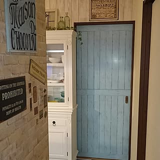 部屋全体/カップボード/引き戸/ダイソーリメイクシート/ワインボトル...などのインテリア実例 - 2017-01-25 18:19:26