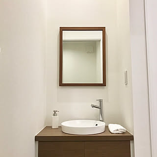 女性の、3LDK、家族住まいの「バス/トイレ」についてのインテリア実例