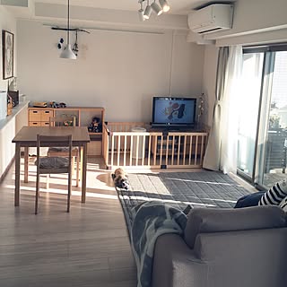 部屋全体/ペンダントライト/無印良品 ソファ/ベビーサークル/無印良品 ダイニングテーブル...などのインテリア実例 - 2017-02-08 15:09:09