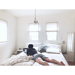 女性の、、家族住まいの「ベッド周り」についてのインテリア実例