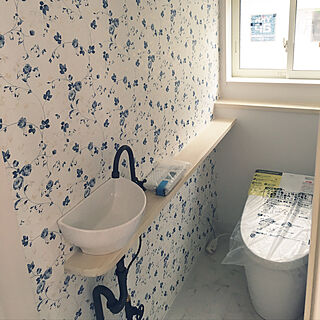トイレ 花柄壁紙のおしゃれなインテリアコーディネート レイアウトの実例 Roomclip ルームクリップ