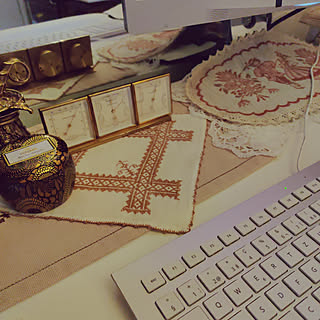 机/スイス/ご訪問ありがとうございます✨✨✨✨/ご覧いただきありがとうございます。/刺繍...などのインテリア実例 - 2020-02-02 23:57:54