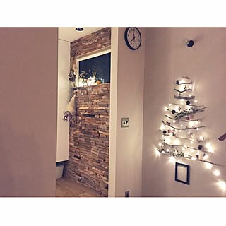 女性の、4LDK、家族住まいの「壁/天井」についてのインテリア実例