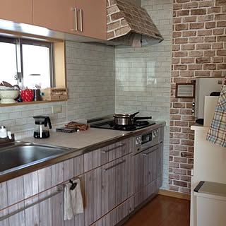 キッチン/レンガ柄シート/フェリシモ/セリア/ガチャガチャ風キャンディポット...などのインテリア実例 - 2015-01-31 12:04:03