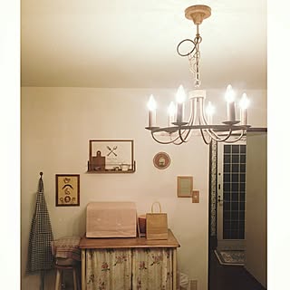 部屋全体/シャンデリア照明/夜の様子/断捨離中/食器棚をなくしました!...などのインテリア実例 - 2017-06-07 23:55:31