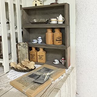 棚/かまぼこ板リメイク/lovelyzakkaさん本でお勉強中♡/lovelyzakkaさんブログでお勉強/骨董アンティークフェア...などのインテリア実例 - 2015-06-28 22:09:08
