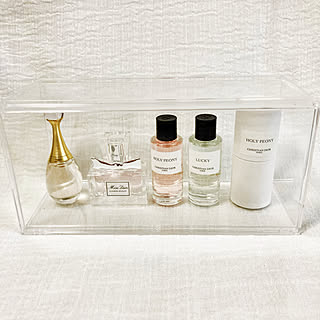 ダイソー 香水ディスプレイの商品を使ったおしゃれなインテリア実例 Roomclip ルームクリップ