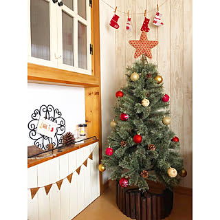 女性の、3LDK、家族住まいの「リビング」についてのインテリア実例