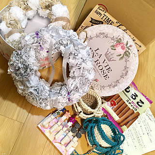 机/可愛いすぎっ♡!!/テンション上がるぅ〜〜/三連かご/ペパナプフラワーリース...などのインテリア実例 - 2017-08-09 13:30:42