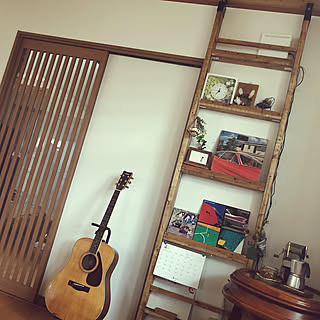 大きな古時計のカフェテーブル/ギターのある部屋/パナソニック建具/DIYのある暮らし/写真コーナー...などのインテリア実例 - 2020-04-13 11:48:32