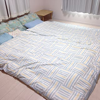 女性の、4LDK、家族住まいの「ベッド周り」についてのインテリア実例