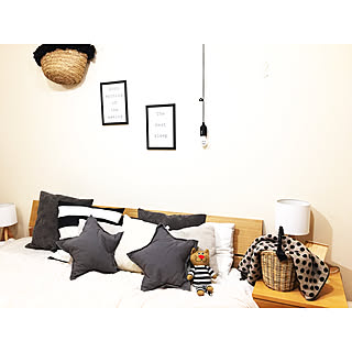 ベッド周り/ナチュラルインテリア/北欧インテリア/モノトーン×ウッド/モノトーンインテリア...などのインテリア実例 - 2017-09-29 23:02:04