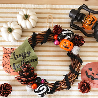 玄関/入り口/オール100均/ハンドメイド/毛糸玉リース/リース/ハロウィンリース...などのインテリア実例 - 2017-09-06 13:37:15