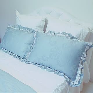 ベッド周り/一人暮らし/ブルー/ベッド/ZARA HOMEクッションカバー...などのインテリア実例 - 2016-07-12 02:07:08