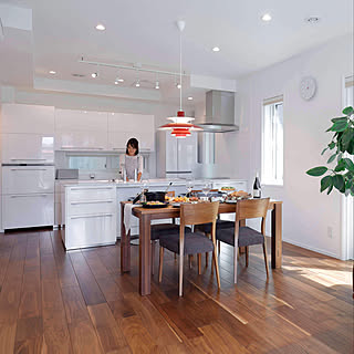 女性の、3LDK、家族住まいの「部屋全体」についてのインテリア実例