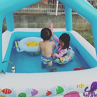 女性の、2DK、家族住まいの「玄関/入り口」についてのインテリア実例