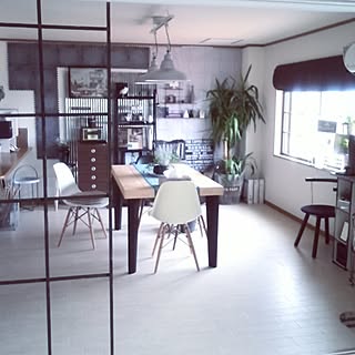 部屋全体/植物/シェルフ棚/セリア♡/コンクリート打ちっ放しシート/なんちゃって梁...などのインテリア実例 - 2016-05-30 14:52:20