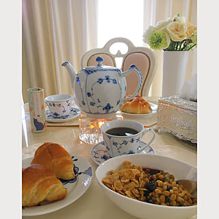 机/ティッシュケース/テーブルコーディネート/モーニング/エレガント...などのインテリア実例 - 2019-09-01 11:17:36