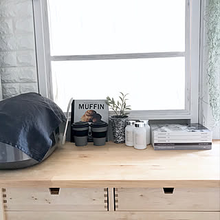 棚/ブリックタイル/DIY/窓付き壁DIY/H&M HOME...などのインテリア実例 - 2018-03-14 15:03:35