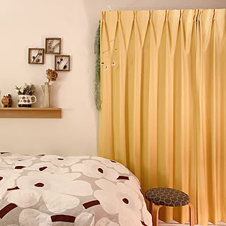 女性の、1K、一人暮らしの「ベッド周り」についてのインテリア実例