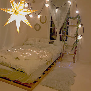 ベッド周り/クリスマス/夜のリラックスタイム/ナチュラルインテリア/植物のある暮らし...などのインテリア実例 - 2018-11-02 18:39:38