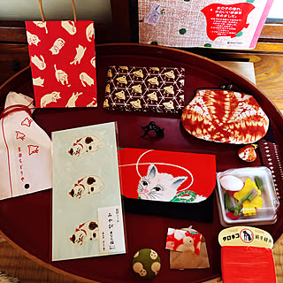 棚/京都かえら雪ダルマ柄ボタン/クロネコ印の絹糸/猫時代裂カードケース/草紫堂 茜染がま口...などのインテリア実例 - 2018-11-16 13:51:21