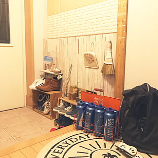 玄関/入り口/エコカラットタイル/!!!!!アホ仲間!!!!!/フェイクに水あげ隊/インスタ→chiisoccer_11...などのインテリア実例 - 2017-07-28 18:30:50