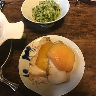 山形のだし/伏見ラーメンなか房 特製叉焼/山梨白桃/ロイヤルコペンハーゲンフィッシュプレート/昔の鍋敷き...などのインテリア実例 - 2018-07-16 06:54:50