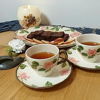 女性の、3LDK、家族住まいの「机」についてのインテリア実例