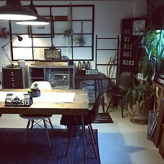 玄関/入り口/今日は朝から薄暗いです。/ダイニングテーブルDIY/チェアー/ラダーDIY...などのインテリア実例 - 2017-03-10 10:04:23