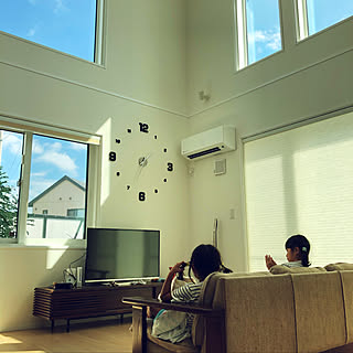 吹き抜けリビング 一条工務店 Ismartのインテリア実例 Roomclip ルームクリップ