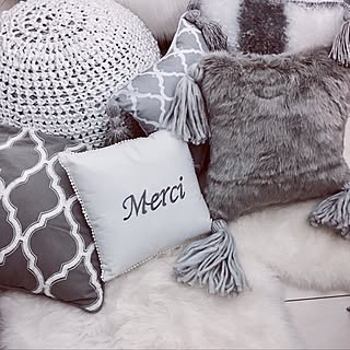 ベッド周り/ムートンラグ/クッション大好き/タッセル大好き！/マイブーム✨...などのインテリア実例 - 2016-10-30 11:12:06