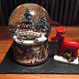 スノードーム オルゴール付きのおしゃれなアレンジ 飾り方のインテリア実例 Roomclip ルームクリップ