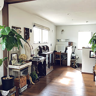 女性の、4LDK、家族住まいの「部屋全体」についてのインテリア実例