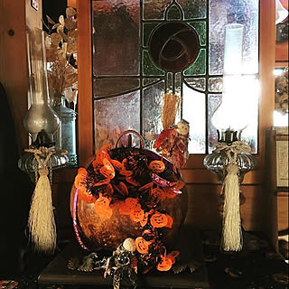 棚/ドライフラワー*小判草/レトロなインク瓶‧˚₊*̥/ハロウィンカラー/DIY*ステンドグラスをはめ込む...などのインテリア実例 - 2018-10-26 21:58:36