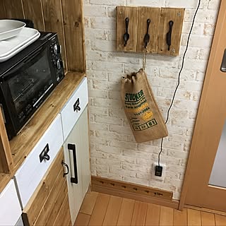 壁/天井/食器棚リメイク/カトラリーフック/セリア/1×4...などのインテリア実例 - 2017-04-19 16:22:33